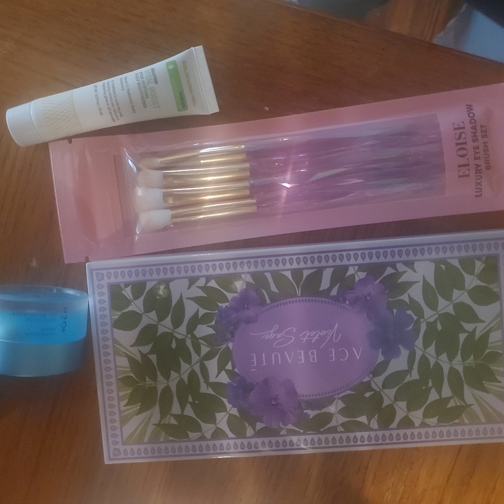 Makeup bundle